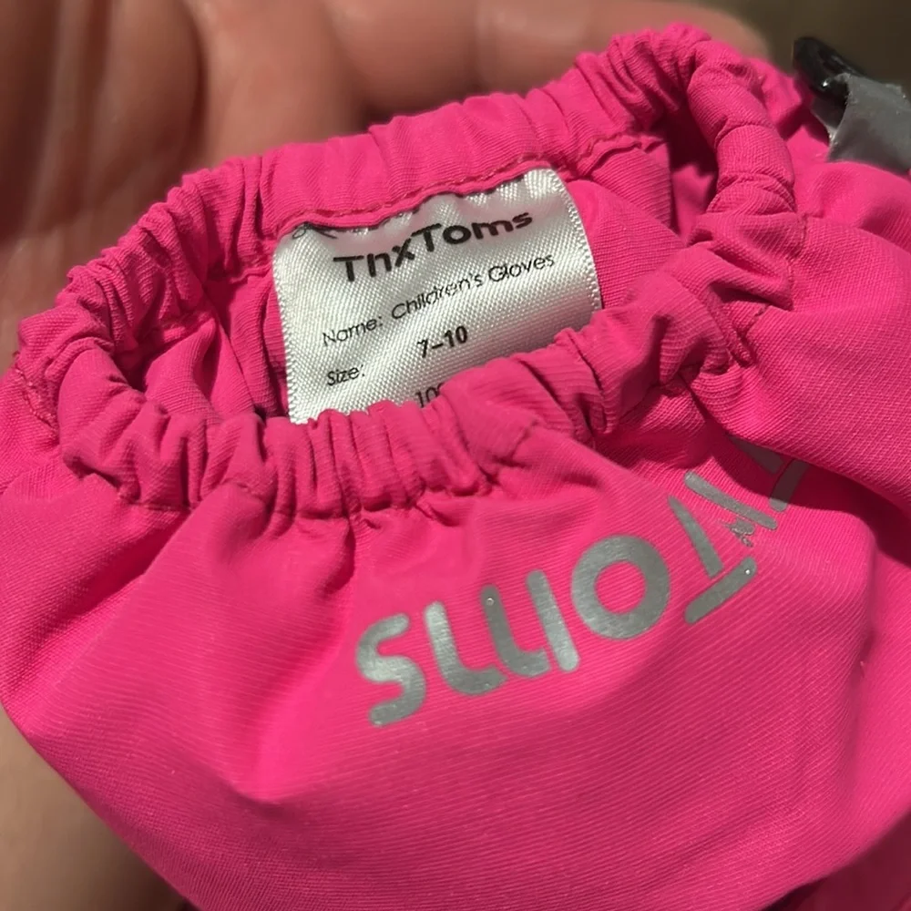 Brand new girls size 7-10 ThxToms gloves